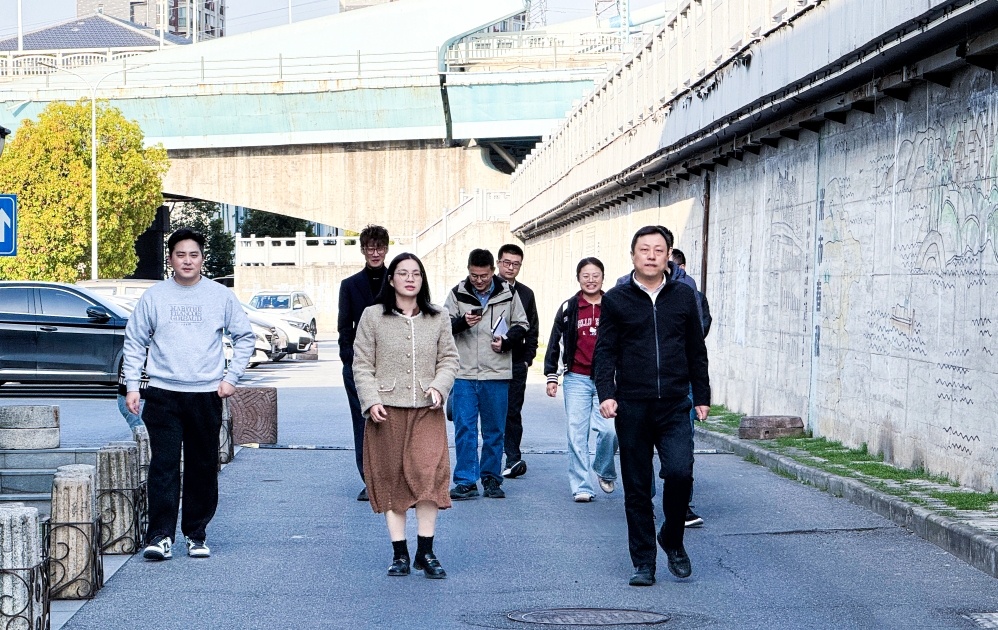 鏡湖區(qū)委常委、副區(qū)長(zhǎng)高偉來(lái)園調(diào)研指導(dǎo)工作